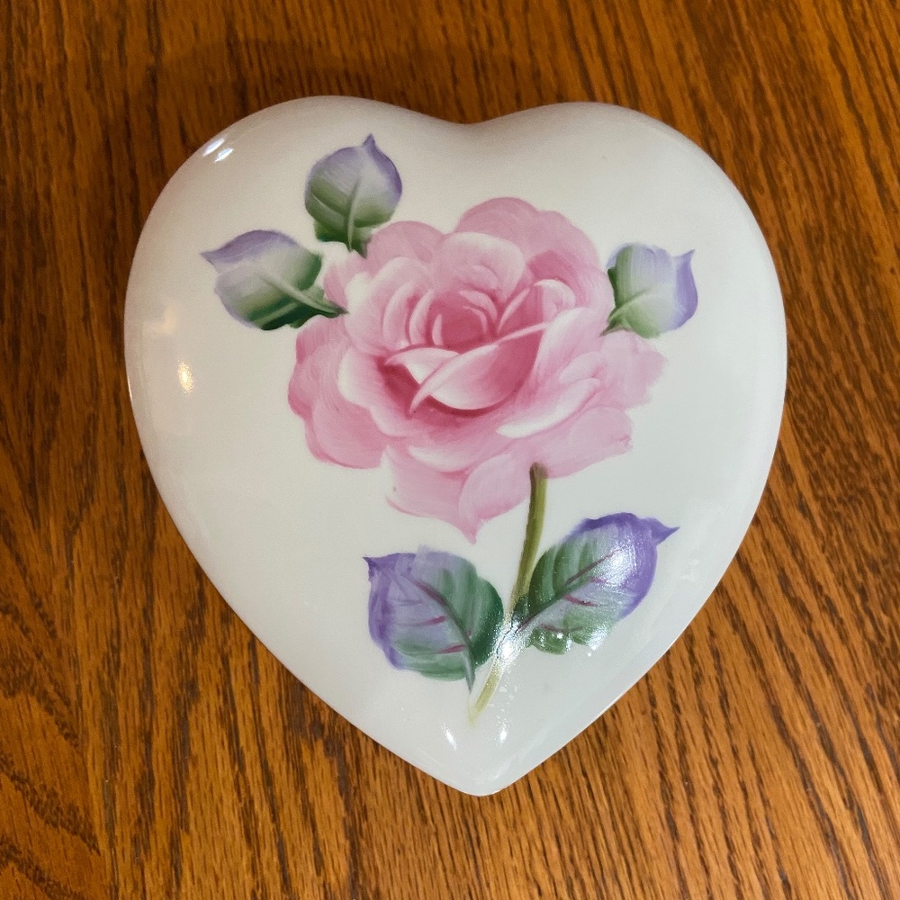 Lefton China Heart Trinket Box, Pink Roses, Gold Edging, 1960s; Giftable